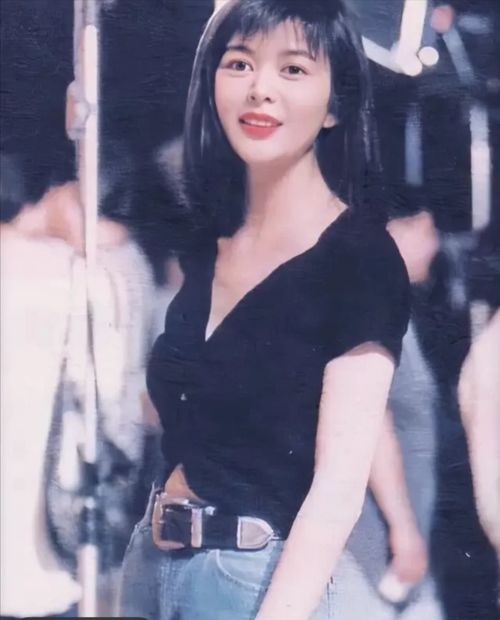 关之琳私人拍卖会（关之琳带200万）