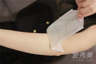 女生下面流出来黏黏的液体（女生下面流出来黏黏的液体是什么）